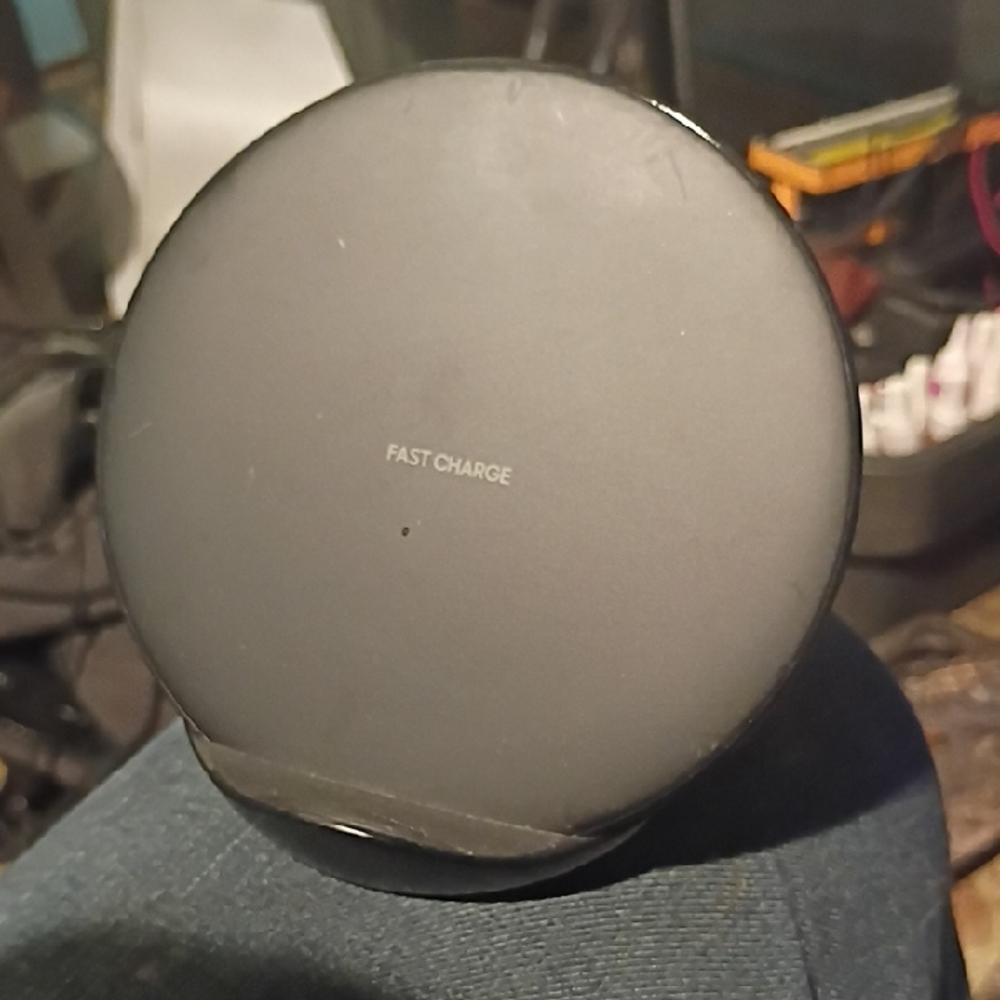 Black Wireless Fast Charger